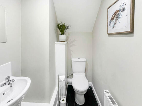 4 bed Detached for sale Image 10