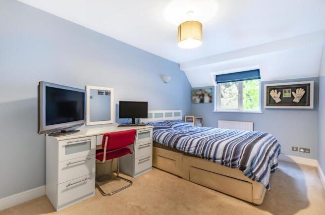 bed 2.jpg