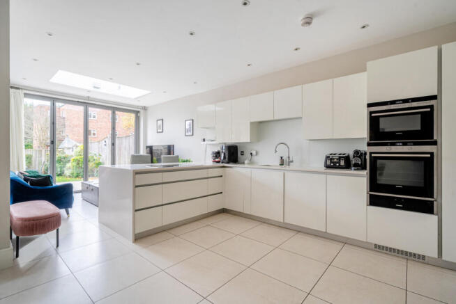 1373992-22-69088d...