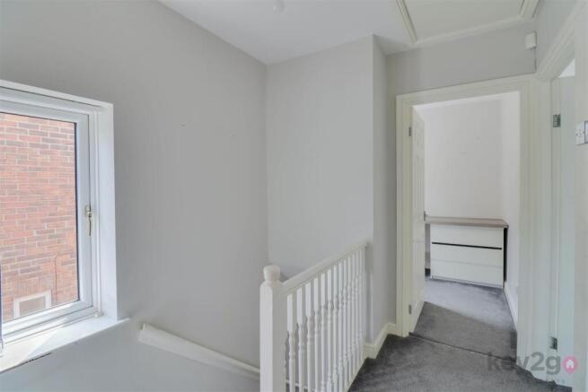 3 bed Semi-Detached to rent Image 10