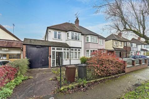 9, Eccleshall Avenue, Oxley, Wolverhampton, WV10 6TN