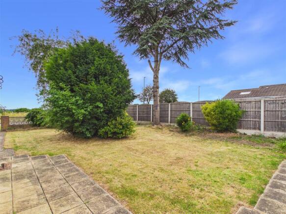 2 bed Semi-Detached Bungalow for sale Image 9