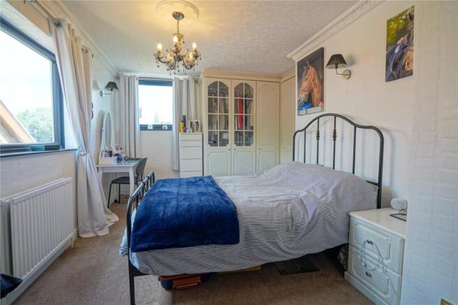 4 bed Detached for sale Image 12