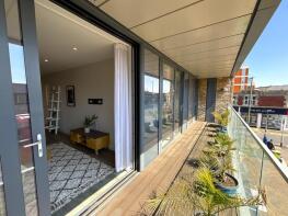 5, 2 Epsom House, Fairfield Avenue, Staines-upon-thames TW18 4JH