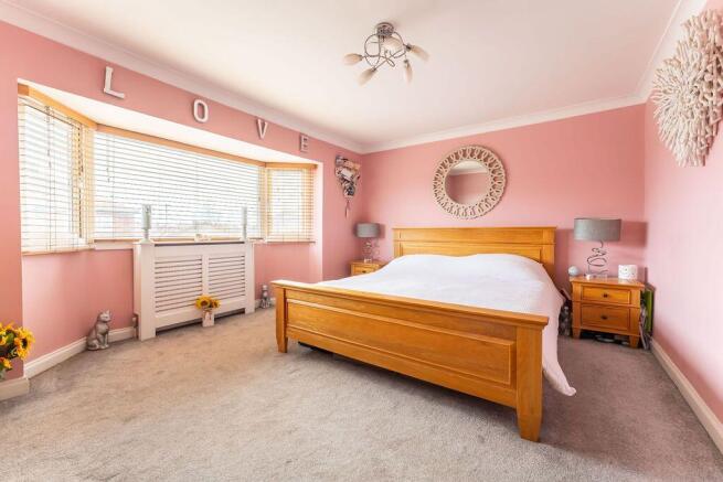 3 bed Semi-Detached for sale Image 12