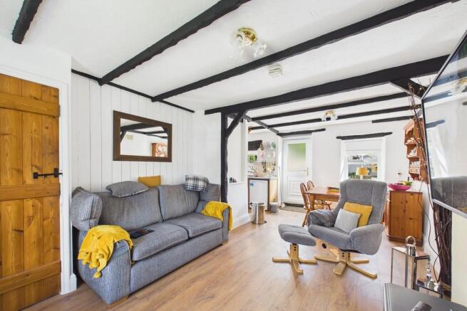 Living / Dining R...