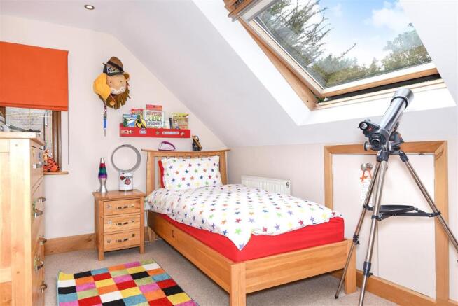 bedroom (11).jpg
