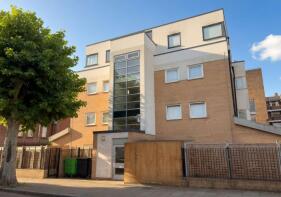 Flat 5, 47 51 Island House, Portland Avenue, Hackney, London N16 6HD