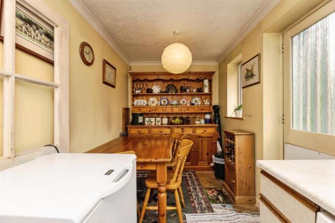 3 bed Semi-Detached for sale Image 8