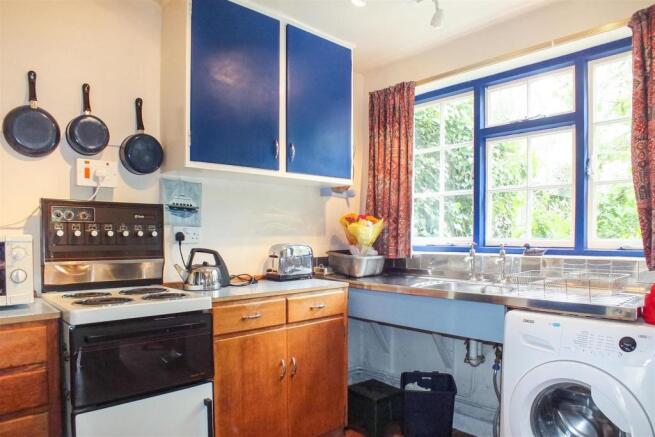 KITCHEN/BREAKFAST ROOM