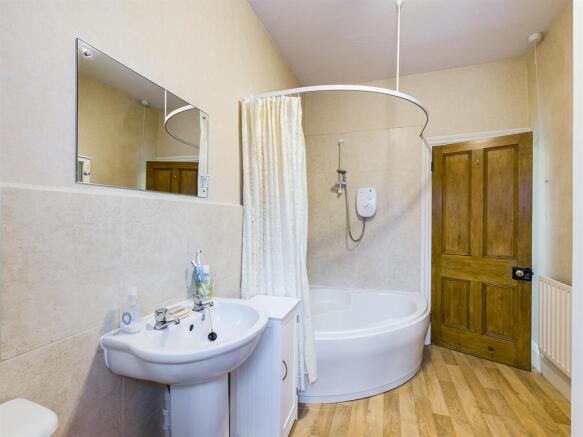 1st Floor Bathroom