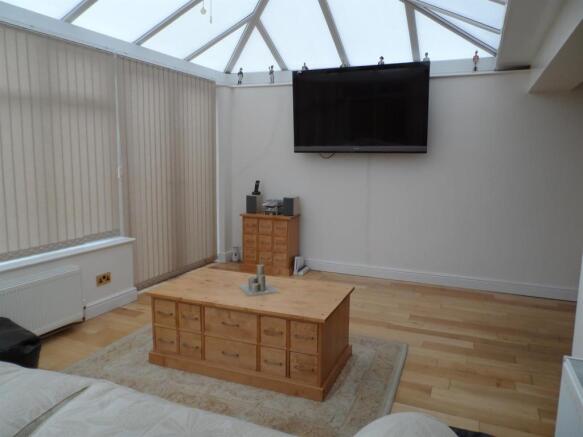 CONSERVATORY/SITTING