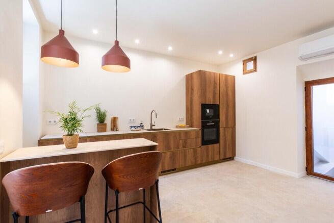 Kitchen (1).jpg