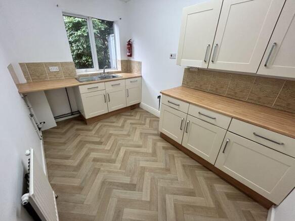 19, Dolphin Court, Rhos on Sea photo 4