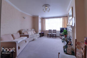 12, Queenscourt, Wembley HA9 7QU