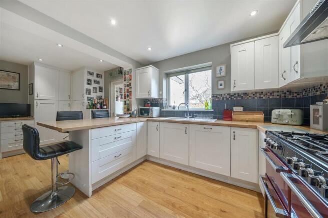 Fitted Kitchen