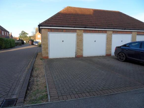 GARAGE & PARKING