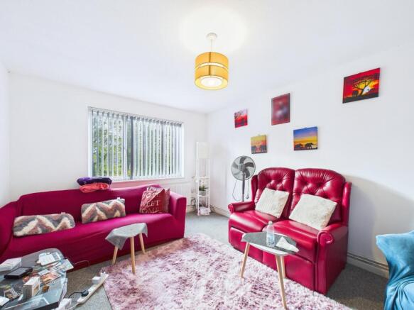 CAM01909G0-PR0437-STILL003