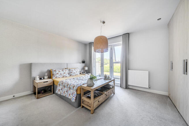 5 bed Detached for sale Image 10
