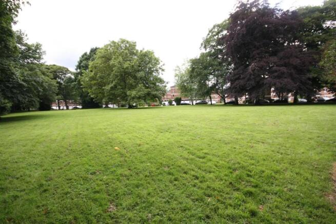 20 Foxhill Court - Gardens pt3.JPG