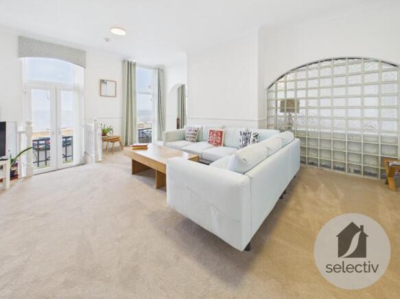 3 bed Ground Flat for sale Image 5