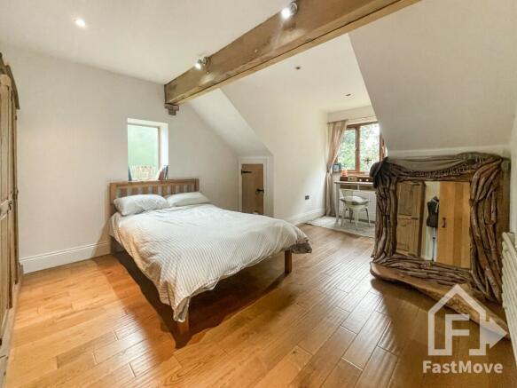 4 bed Detached for sale Image 6