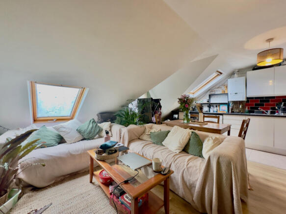 2 bed flat to rent Lucien Road, Tooting SW17