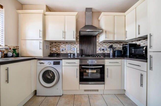 1372135-10-68f8fd...