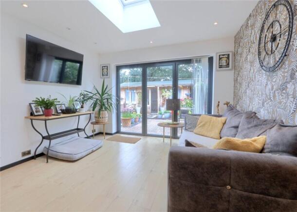 3 bed Semi-Detached for sale Image 11