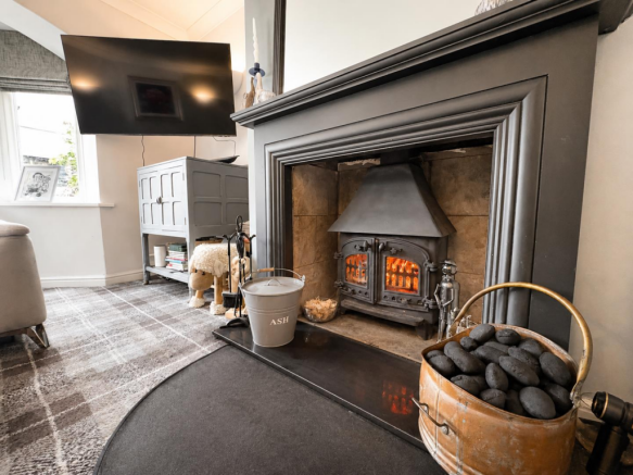 3 bed Semi-Detached for sale Image 11