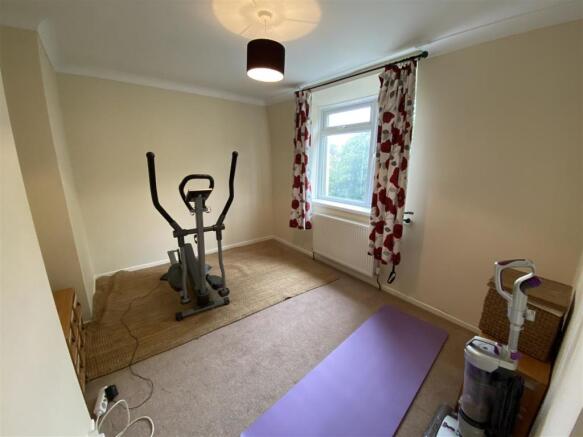 BEDROOM 2