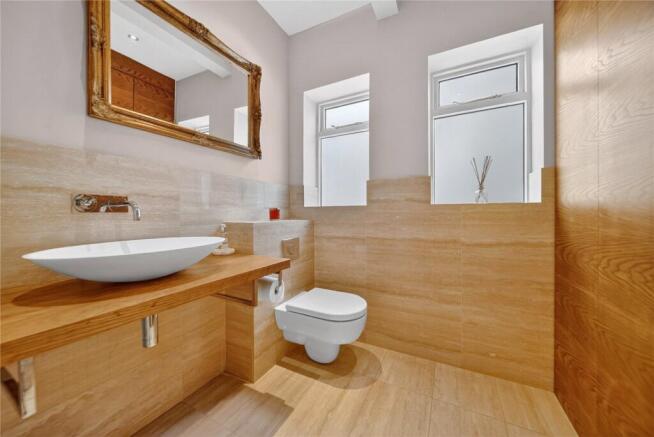 4 bed Detached for sale Image 12