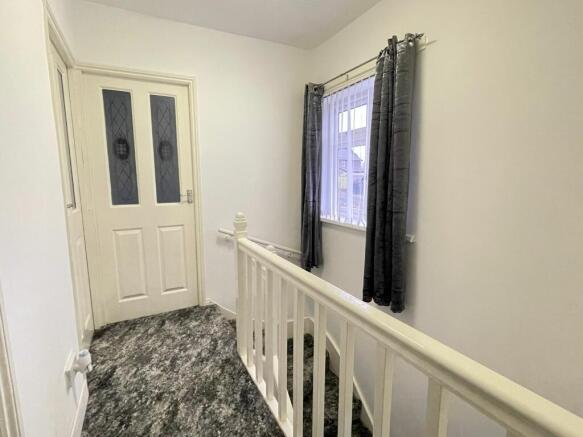 FIRST FLOOR LANDING