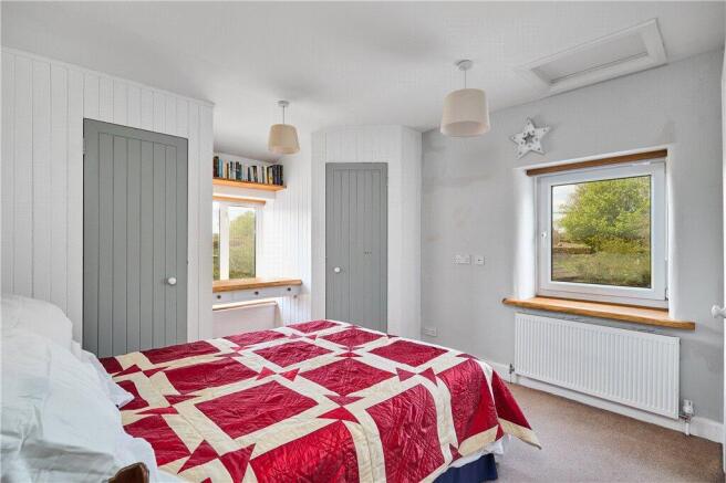 4 bed Detached for sale Image 12