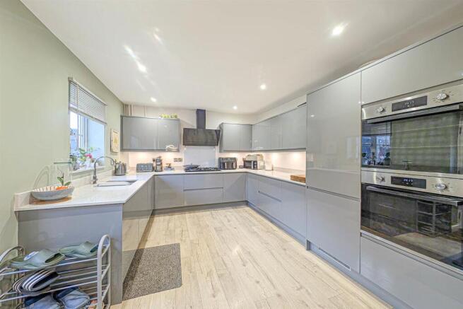 PXL_20260119_141822908.RAW-01 kit.jpg