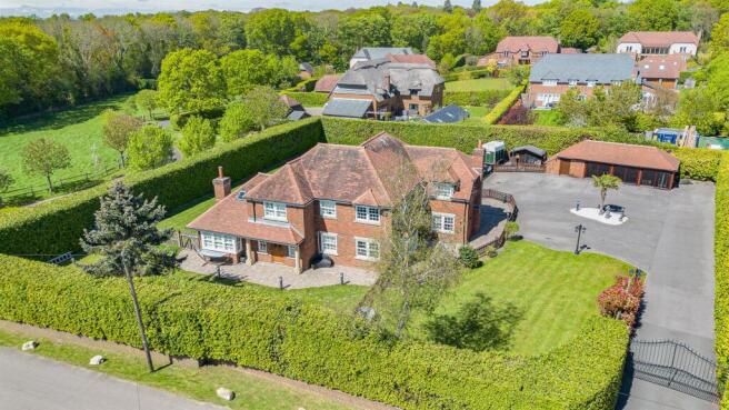 5 bedroom Detached for sale