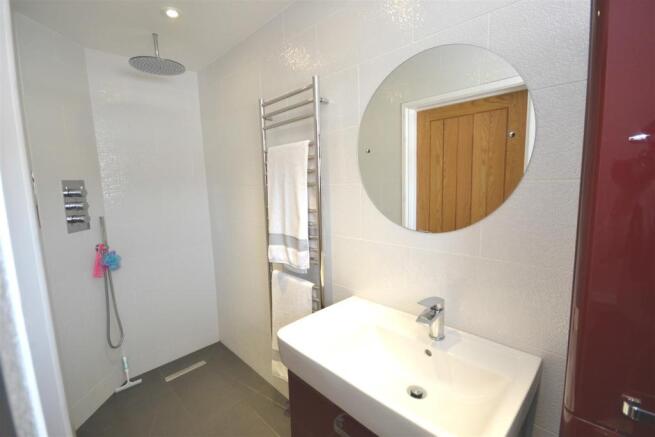 Master En-suite Wet 