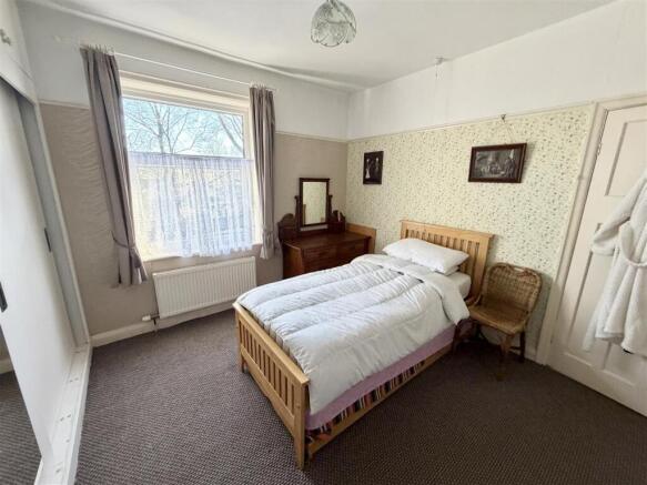3 bed Semi-Detached for sale Image 6