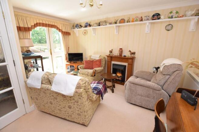 Living Room/Dining