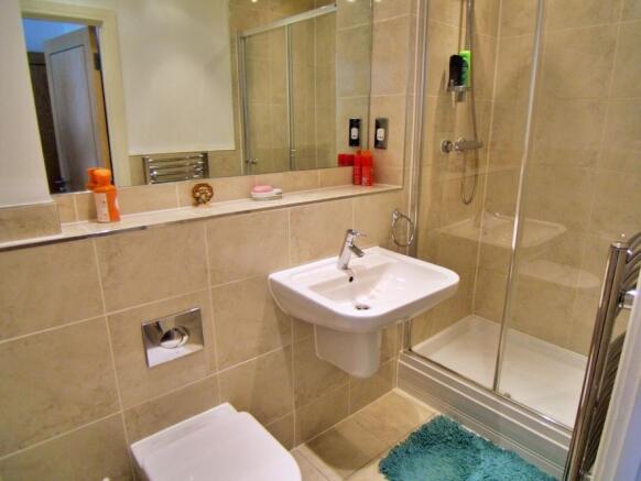 Bedroom 2 en-suite