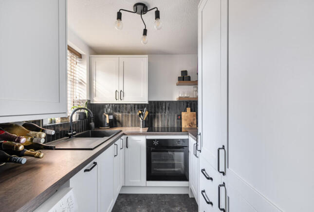 Deacons Place, Bishops Cleeve, Cheltenham, Gloucestershire, GL52 photo 4