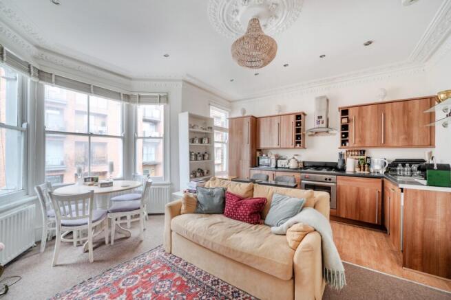 1414976-8-698df95...