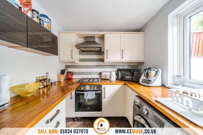 4 bed Semi-Detached for sale Image 4