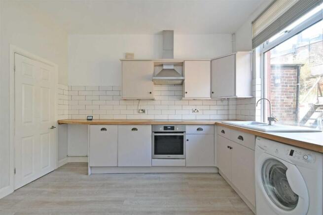 3 bed Terraced for sale Image 9