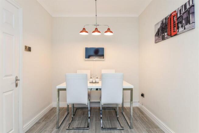 Breakfast Area.jpg