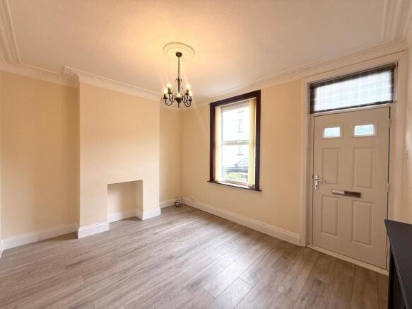 4 bed Terraced to rent Image 6