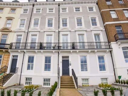 Royal Crescent, Whitby, YO21 3EJ