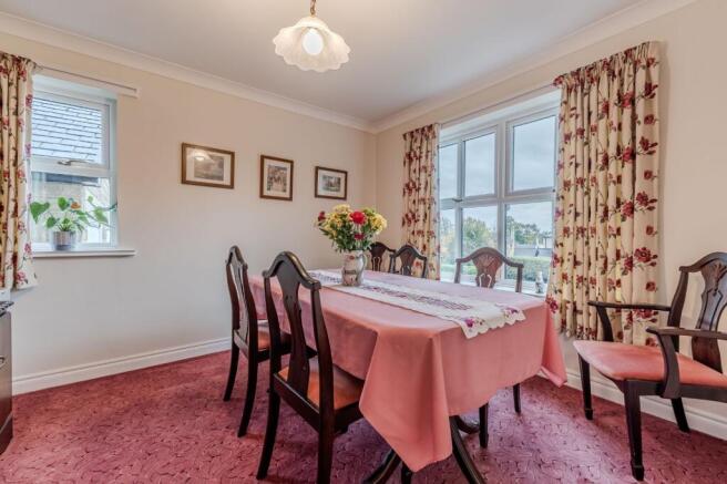 4 bed Detached for sale Image 6