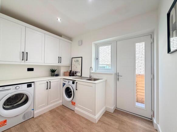 4 bed Detached for sale Image 10