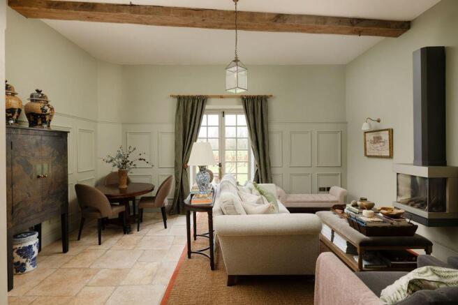 4 bed House for sale Image 6